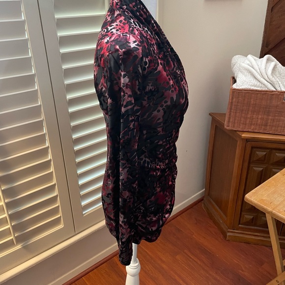 Karen Kane red black velvet burn out blouse size small faux wrap spandex sheer - Picture 6 of 16